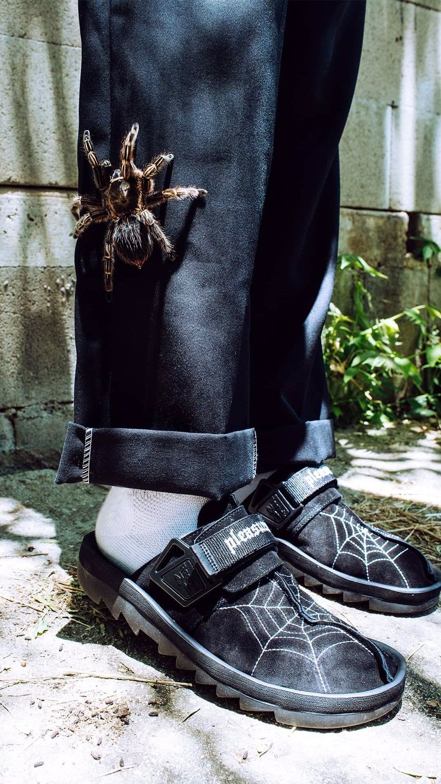 Pleasures × Reebok Pleasures x Reebok Beatnik Black Spiders Webs Size US 6 / EU 39 - 1 Thumbnail