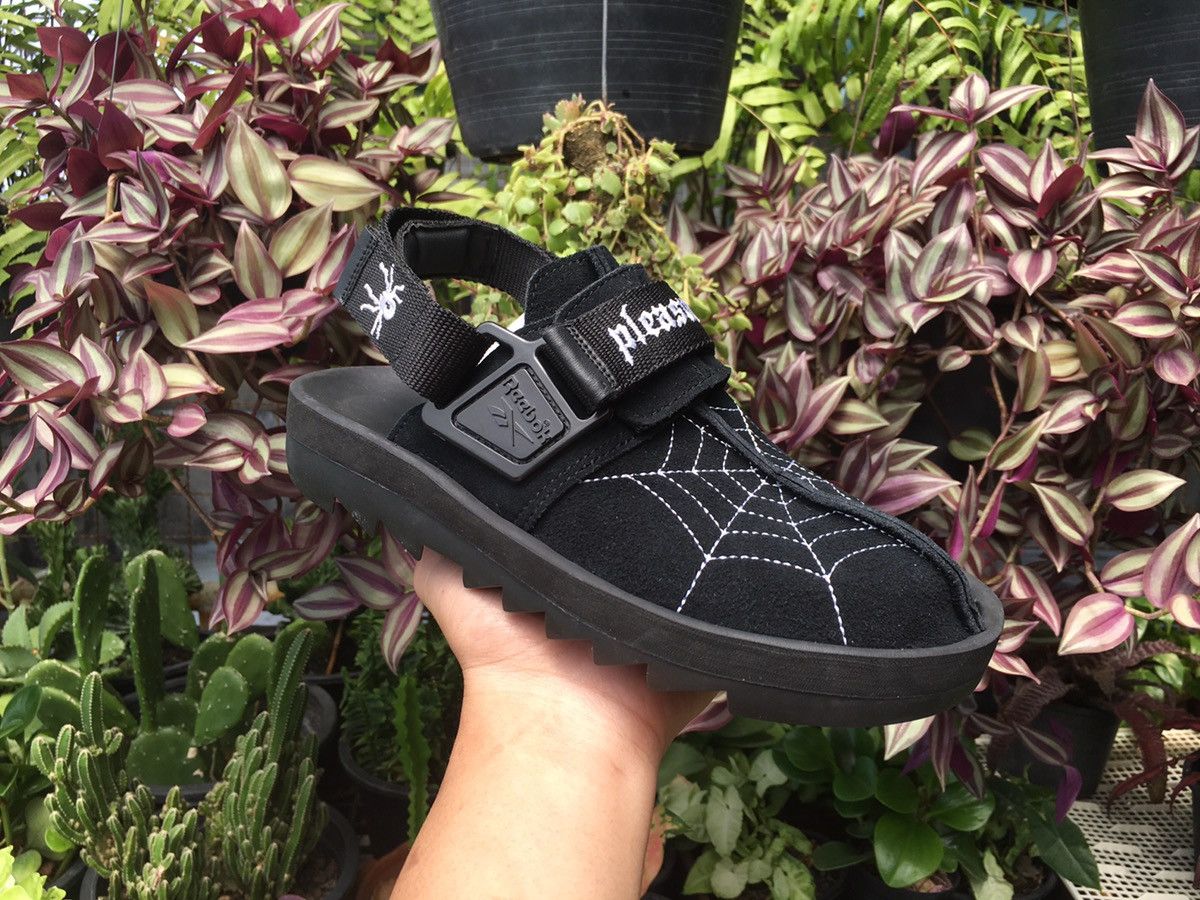 Pleasures × Reebok Pleasures x Reebok Beatnik Black Spiders Webs Size US 6 / EU 39 - 13 Thumbnail