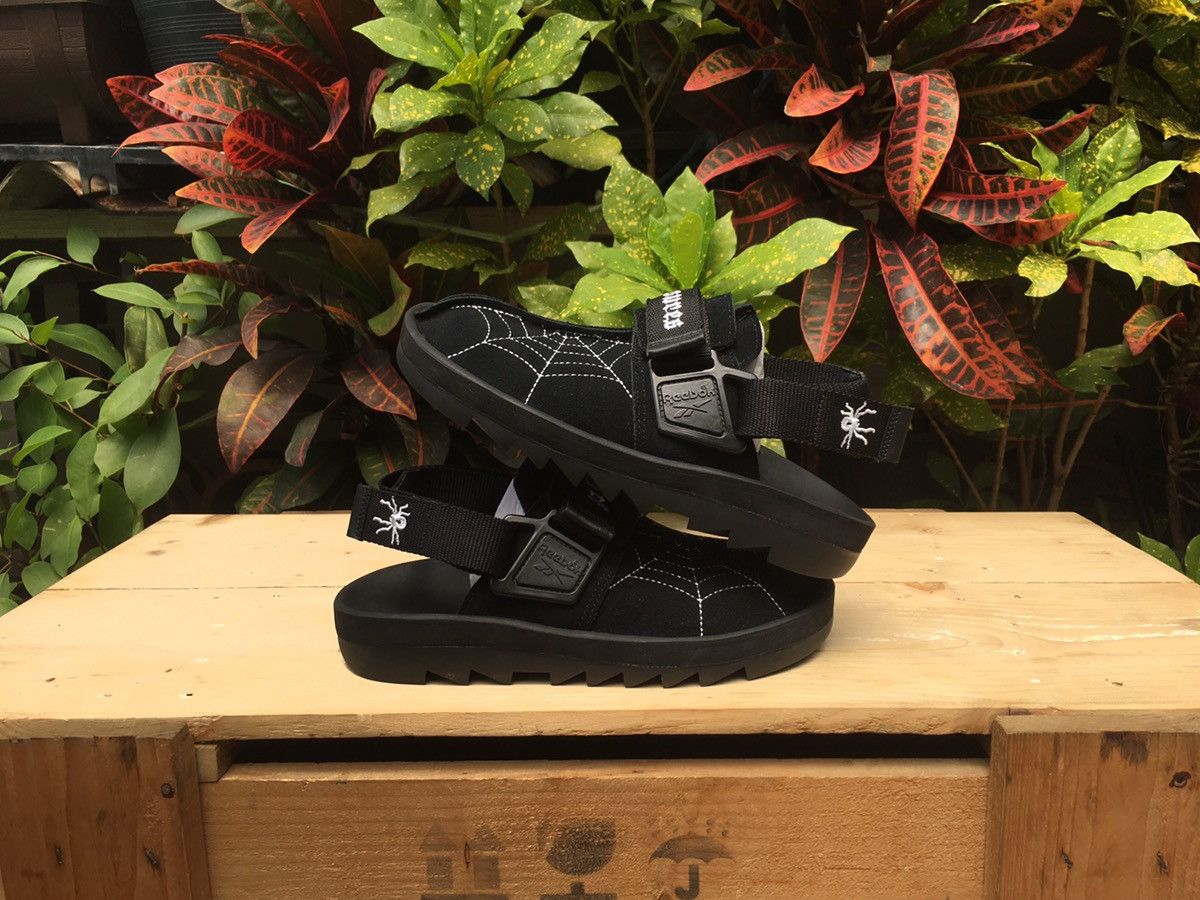 Pleasures × Reebok Pleasures x Reebok Beatnik Black Spiders Webs Size US 6 / EU 39 - 7 Thumbnail