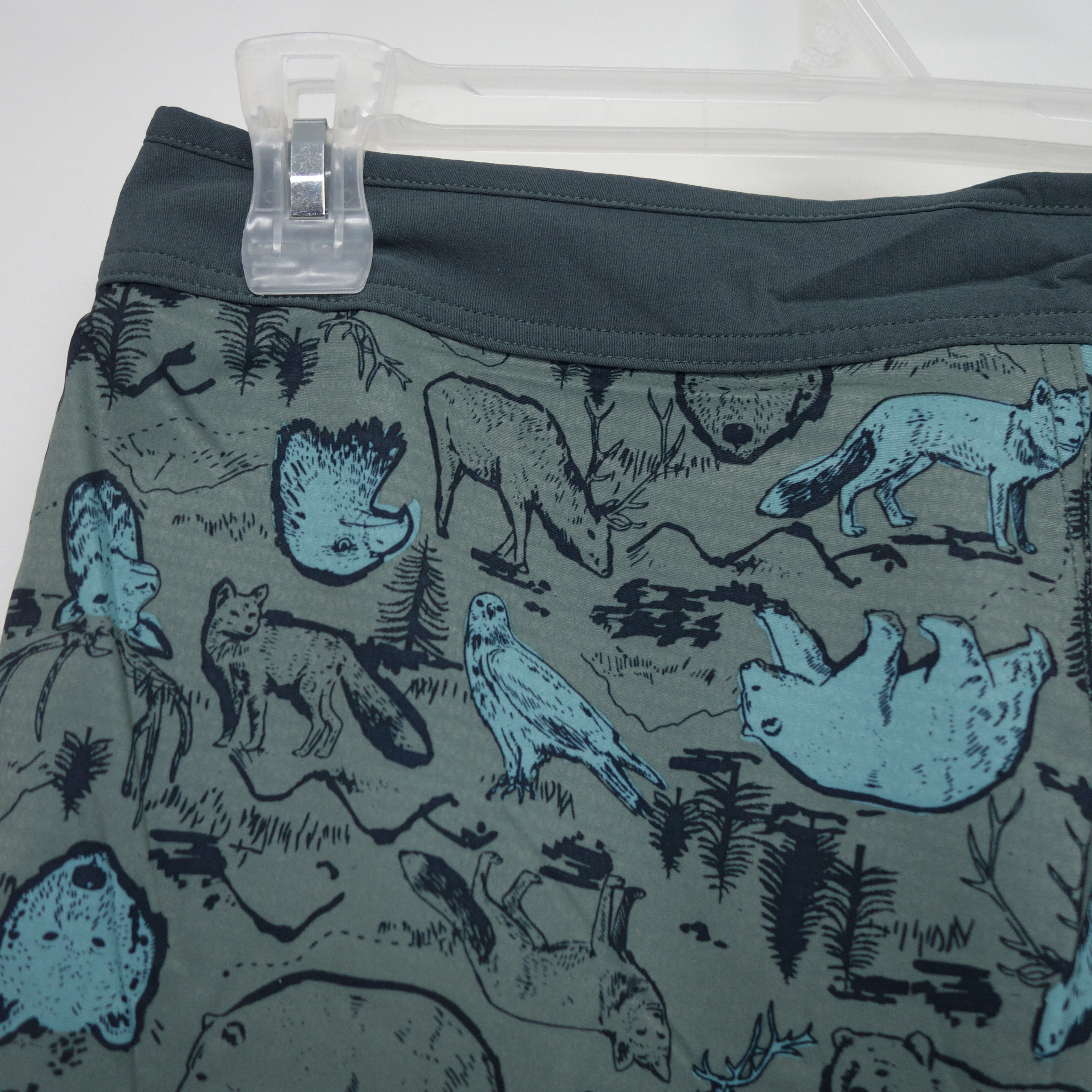 The North Face Green Animals Hiking Outdoors Print Boardshorts Shorts 36 Size US 36 / EU 52 - 2 Thumbnail