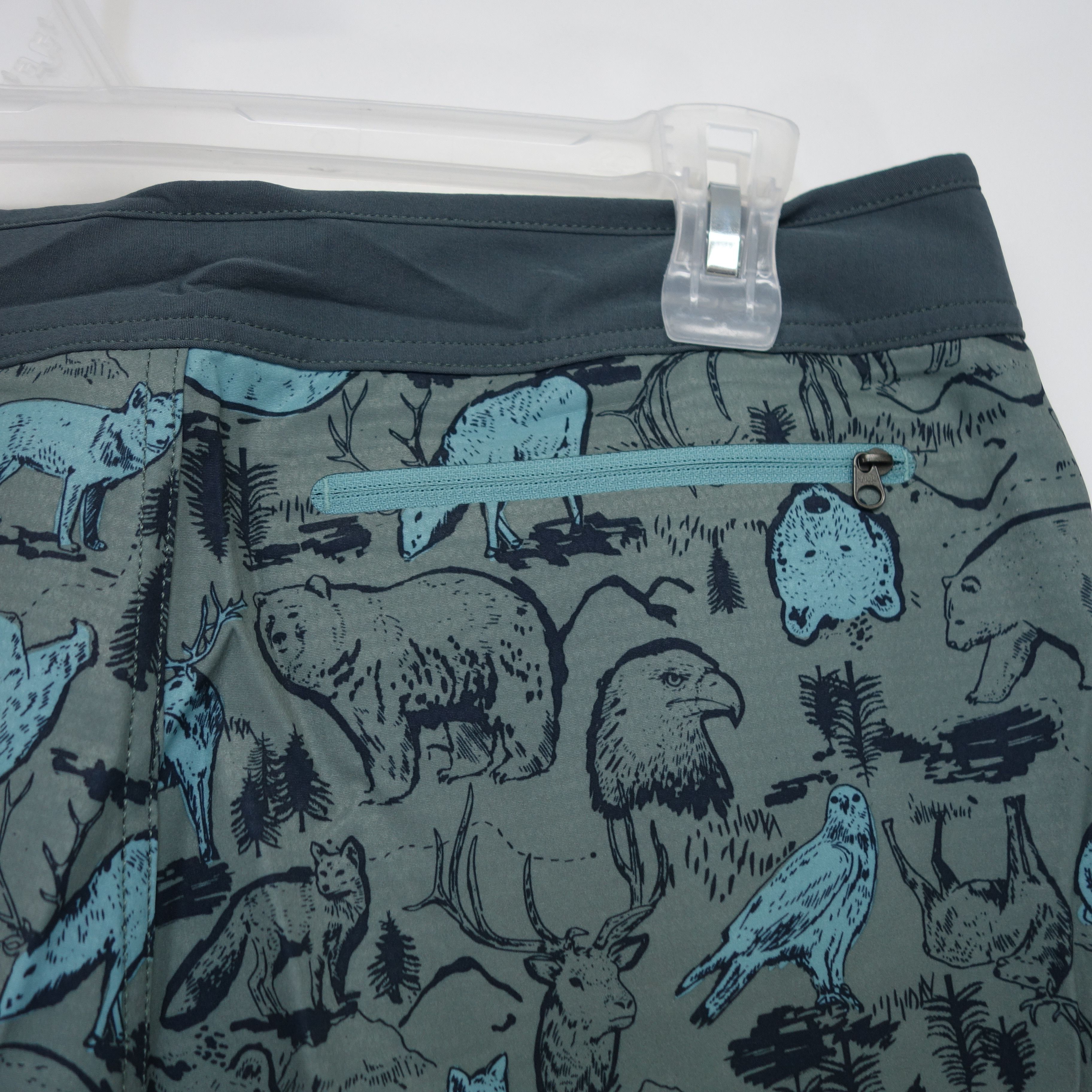 The North Face Green Animals Hiking Outdoors Print Boardshorts Shorts 36 Size US 36 / EU 52 - 3 Thumbnail