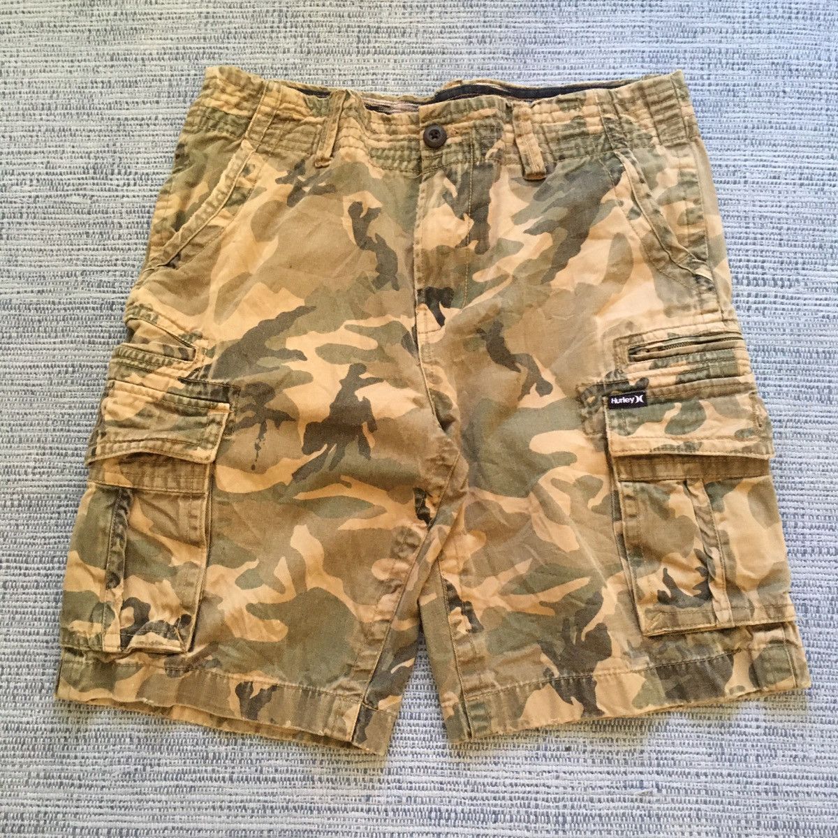 cargo short camo
