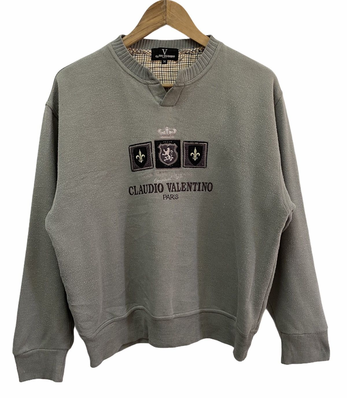 Vintage Vintage 90s Valentino Paris Sweatshirts Medium Size US M / EU 48-50 / 2 - 1 Thumbnail
