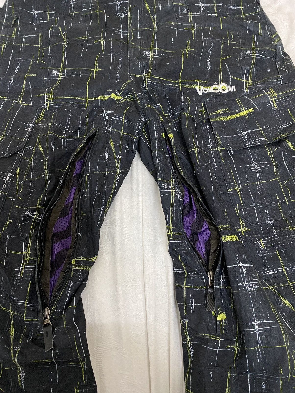 Japanese Brand RARE Vintage Ski Wear Volcom Paint Splash Colour Block Pants Size US 35 - 10 Thumbnail