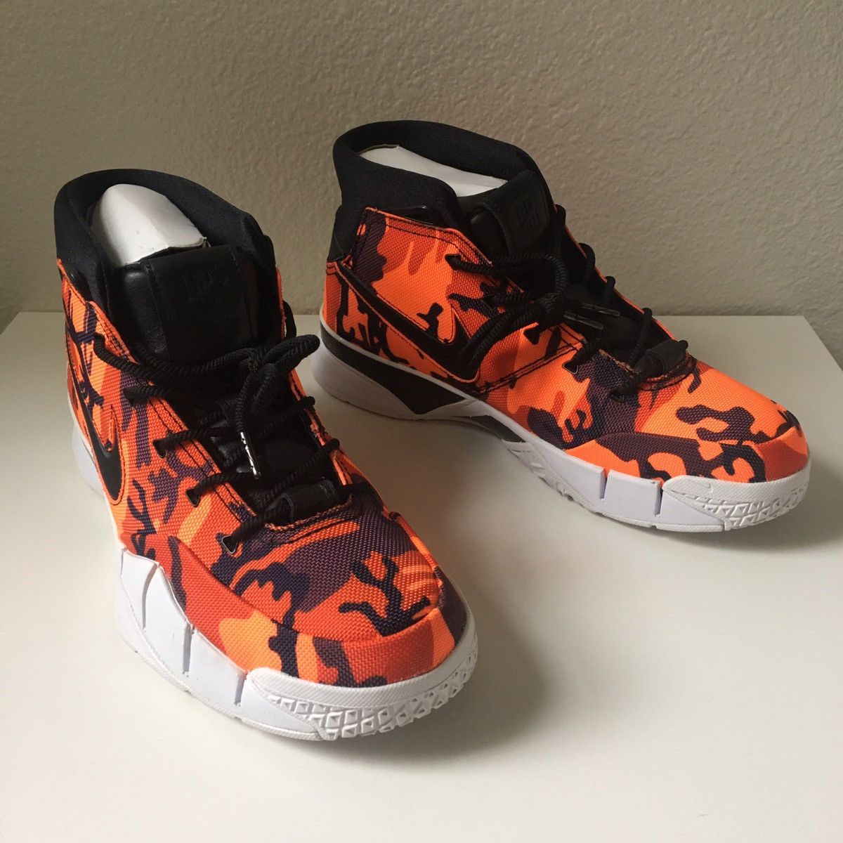 Nike Undefeated x Zoom Kobe 1 Protro PE Orange Camo 2018 Size US 10 / EU 43 - 4 Thumbnail