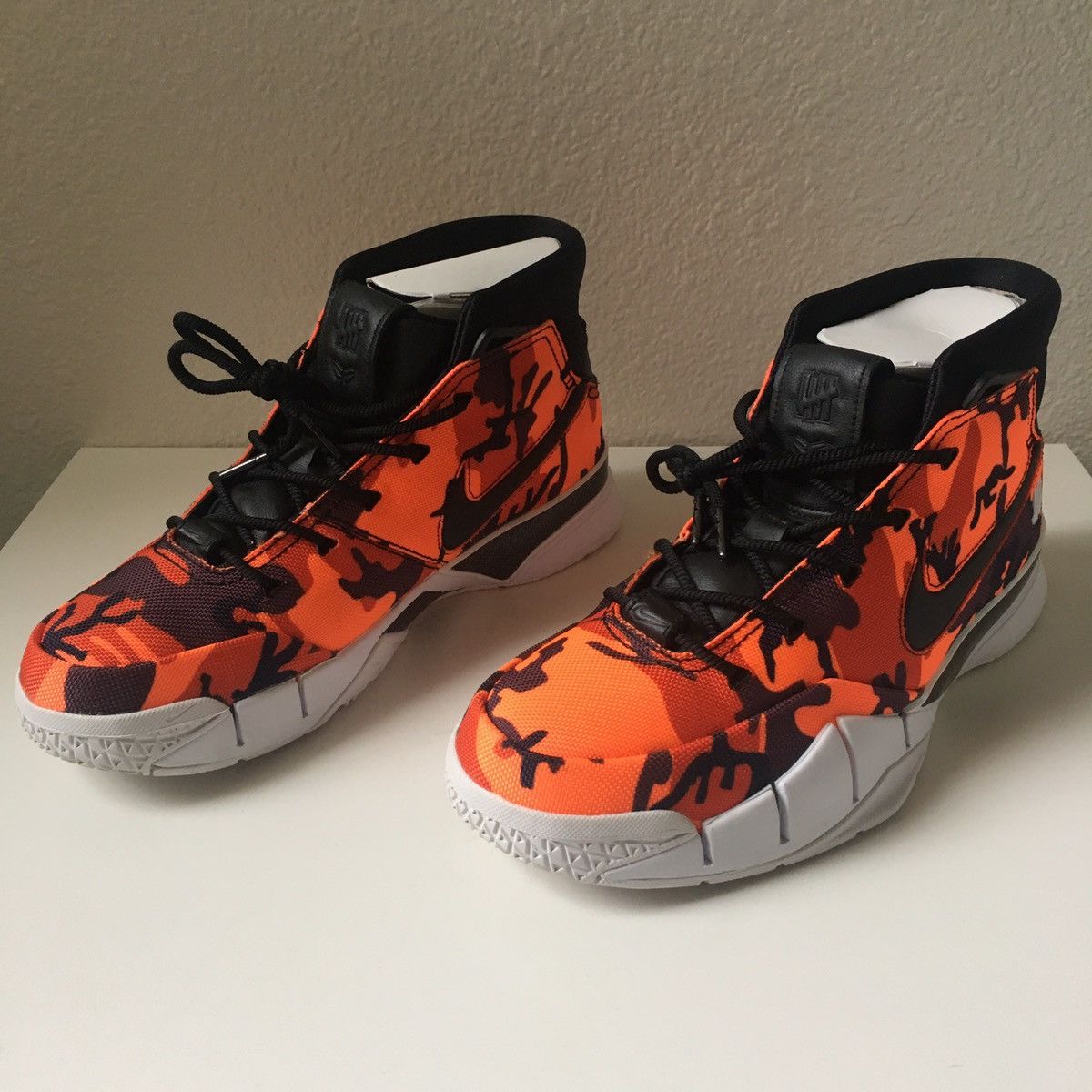 Nike Undefeated x Zoom Kobe 1 Protro PE Orange Camo 2018 Size US 10 / EU 43 - 3 Thumbnail