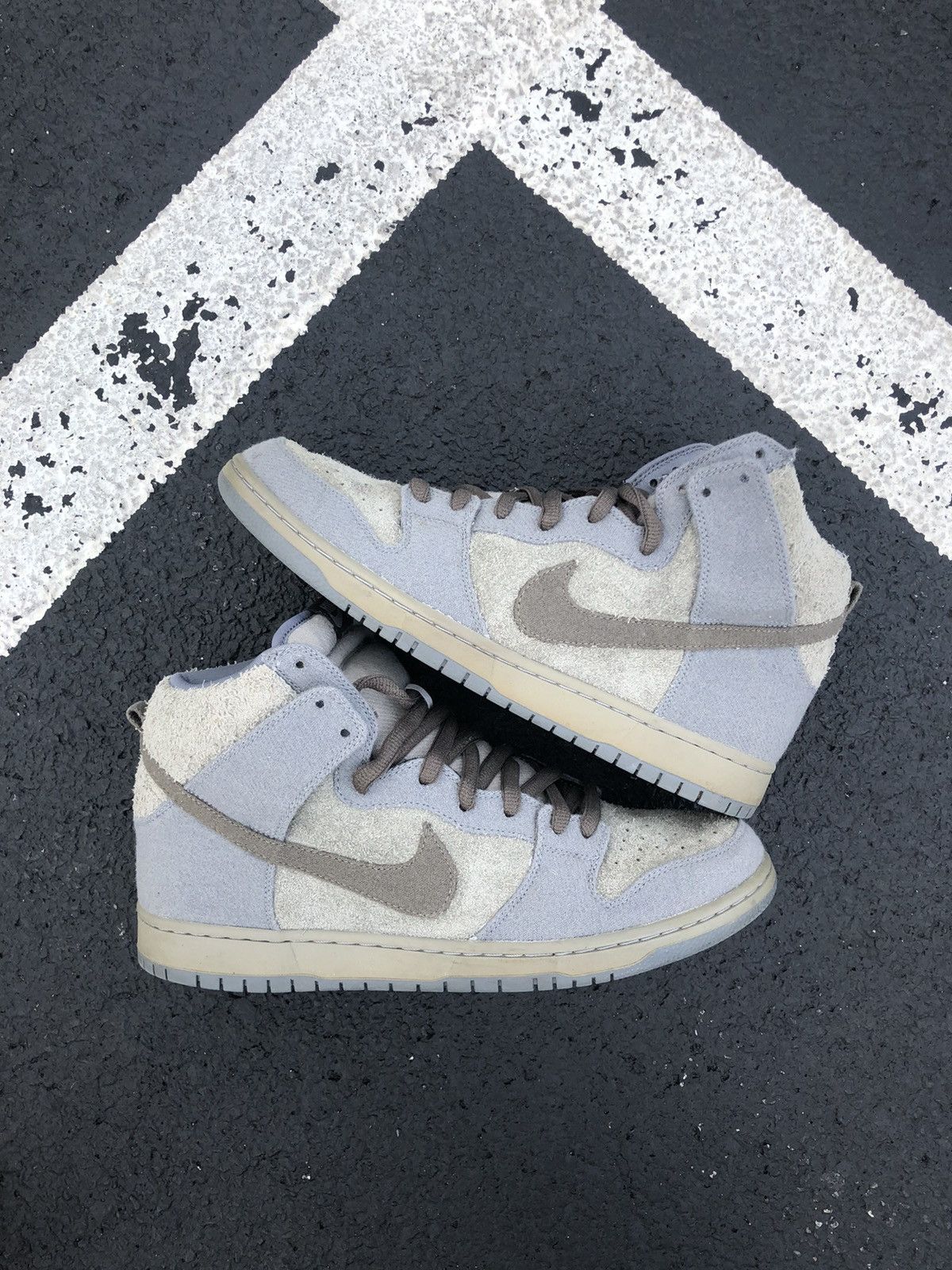 nike sb dunk high tauntaun