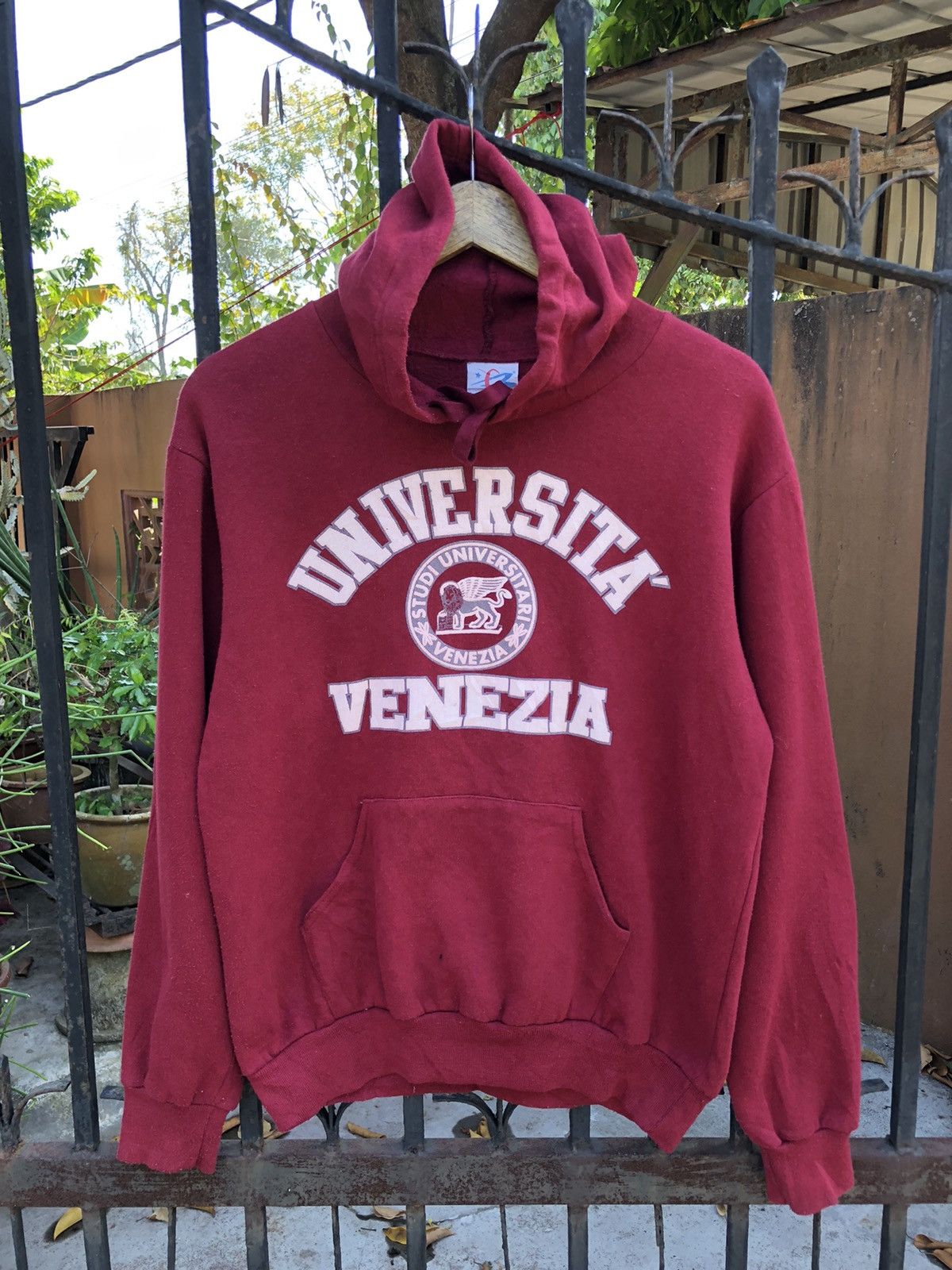 Vintage Vintage Universita Venezia Hoodie Size US M / EU 48-50 / 2 - 1 Thumbnail