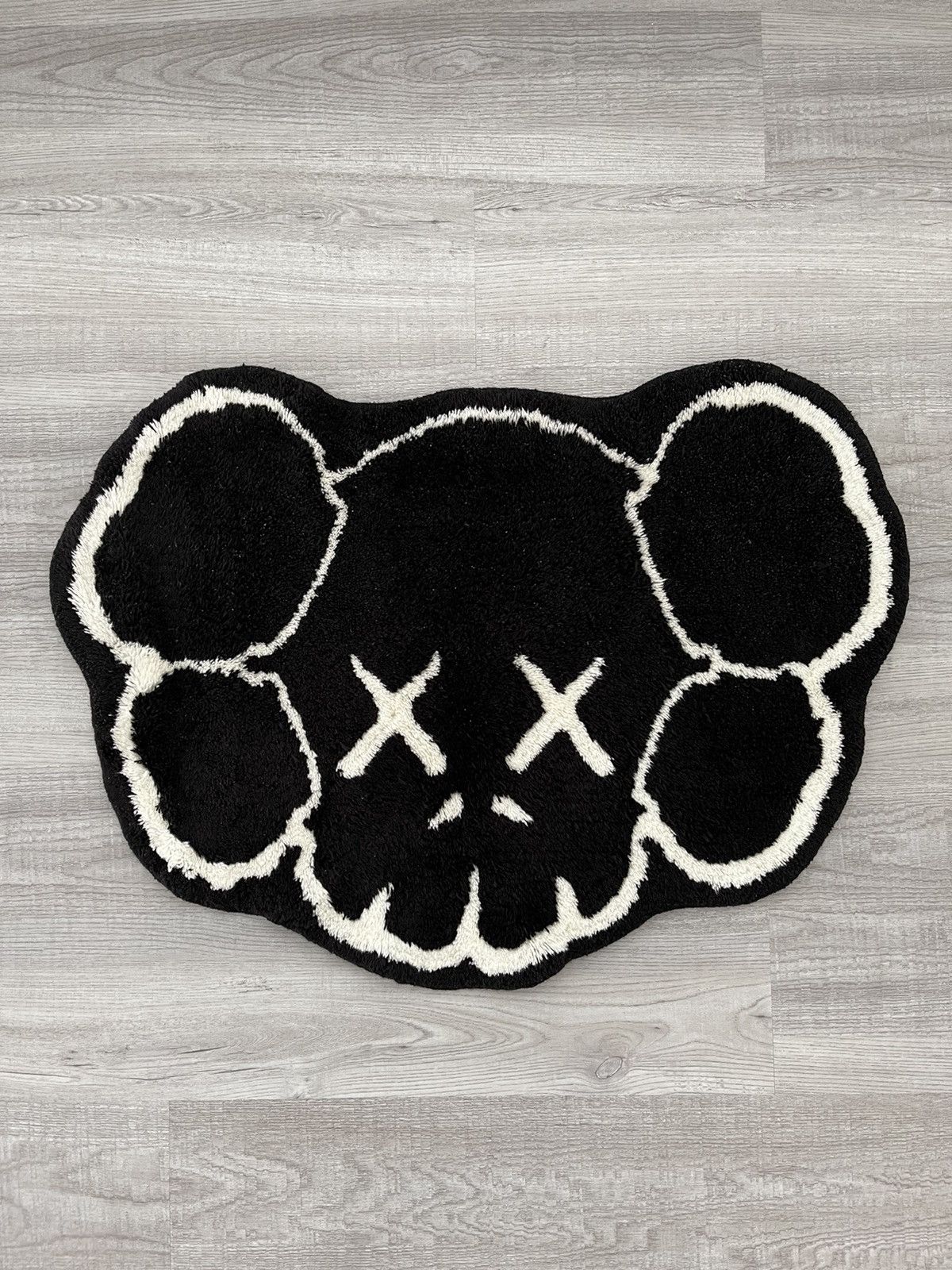 Kaws Original Fake x Gallery 1950 Skull Mat OG Size ONE SIZE - 1 Thumbnail