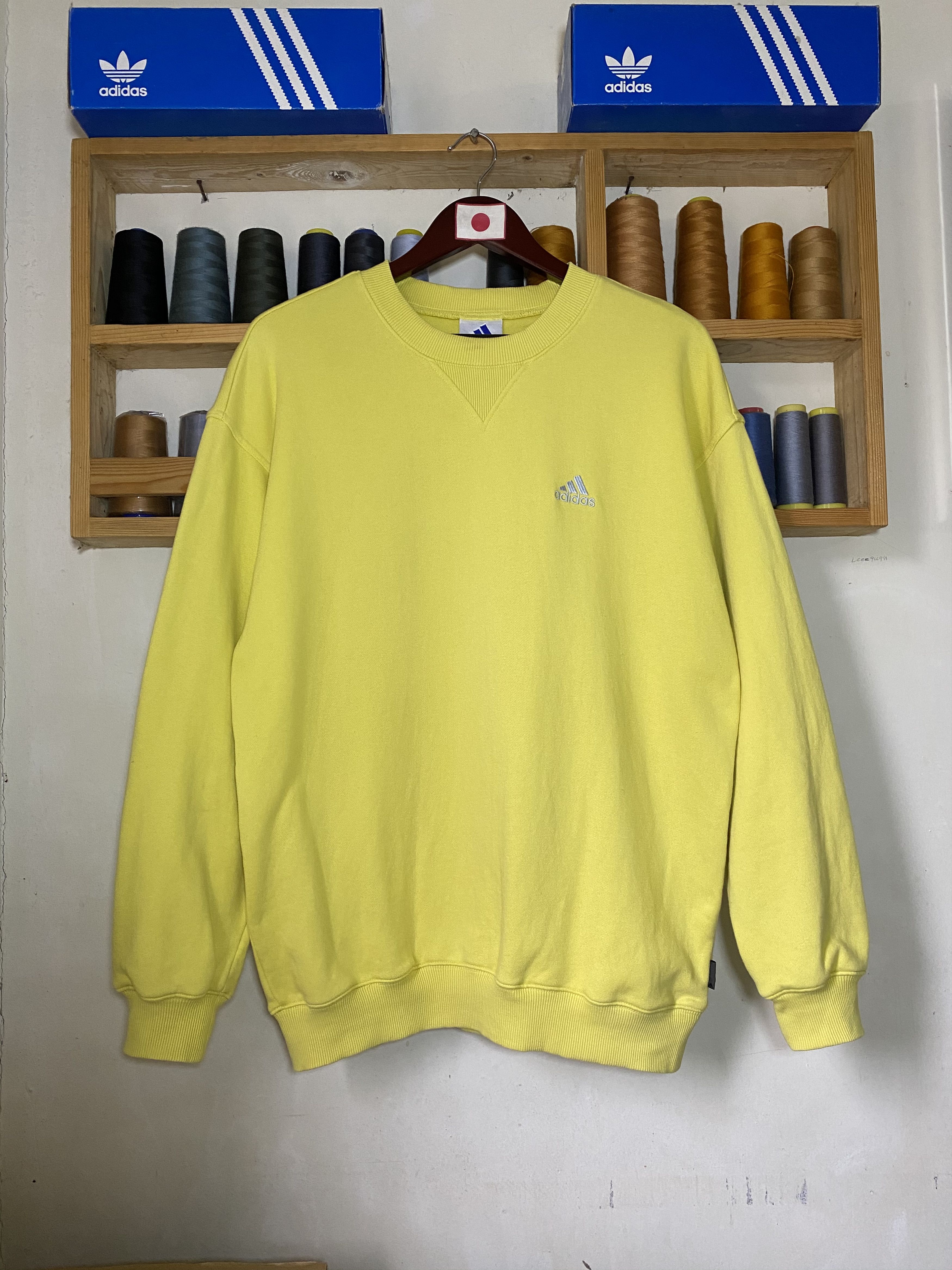Vintage Vintage Adidas Sweatshirt Size US L / EU 52-54 / 3 - 1 Thumbnail