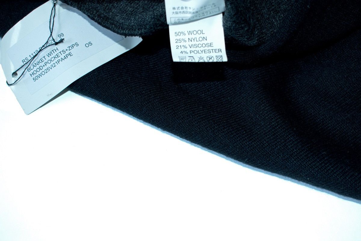 Raf Simons Raf Simons AW2005-2006 “History of My World” Blanket w/ Hood Size US XL / EU 56 / 4 - 6 Thumbnail