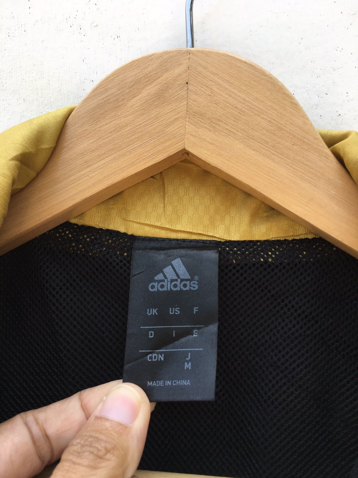 Adidas Rare Adidas 3 Stripes Windbreaker / Jacket Size US M / EU 48-50 / 2 - 8 Thumbnail