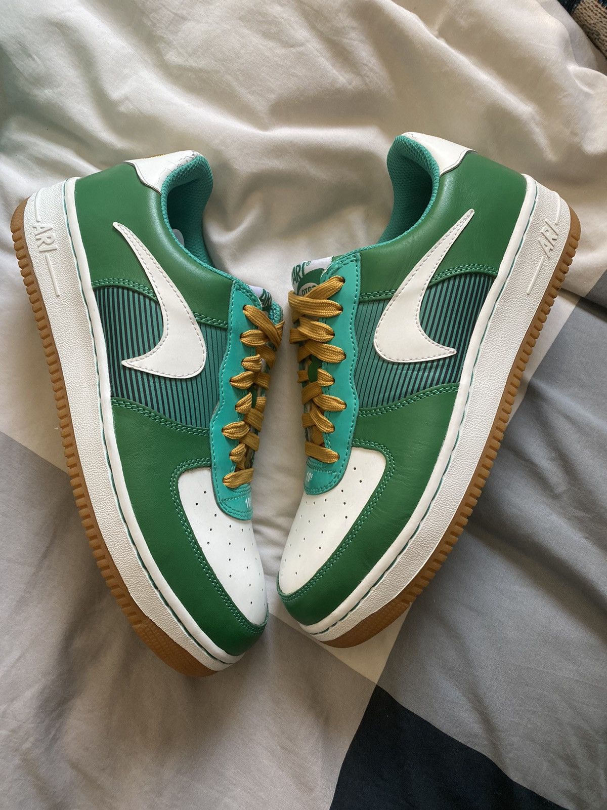 Vintage Ari Menthol 10s | Grailed