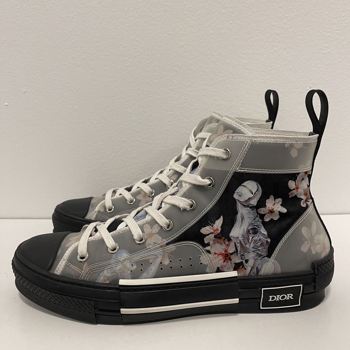 dior b23 robot