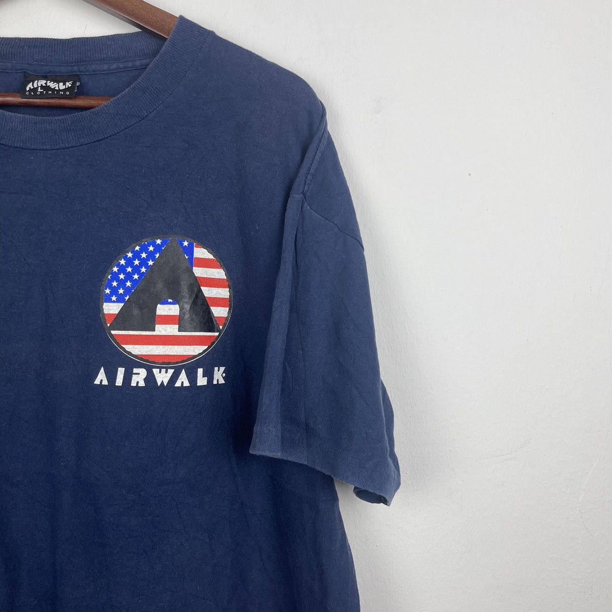 Airwalk Vintage Air walk made in USA tee Size US XL / EU 56 / 4 - 6 Thumbnail