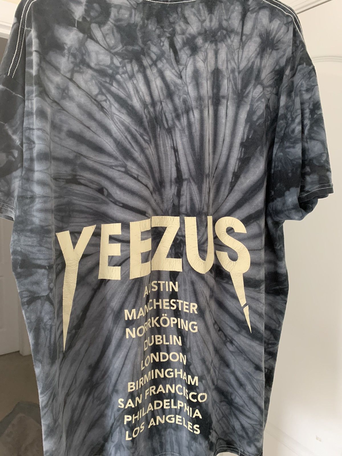 Vintage Yeezus tour tshirt size xl tie dye rare Size US XL / EU 56 / 4 - 3 Thumbnail