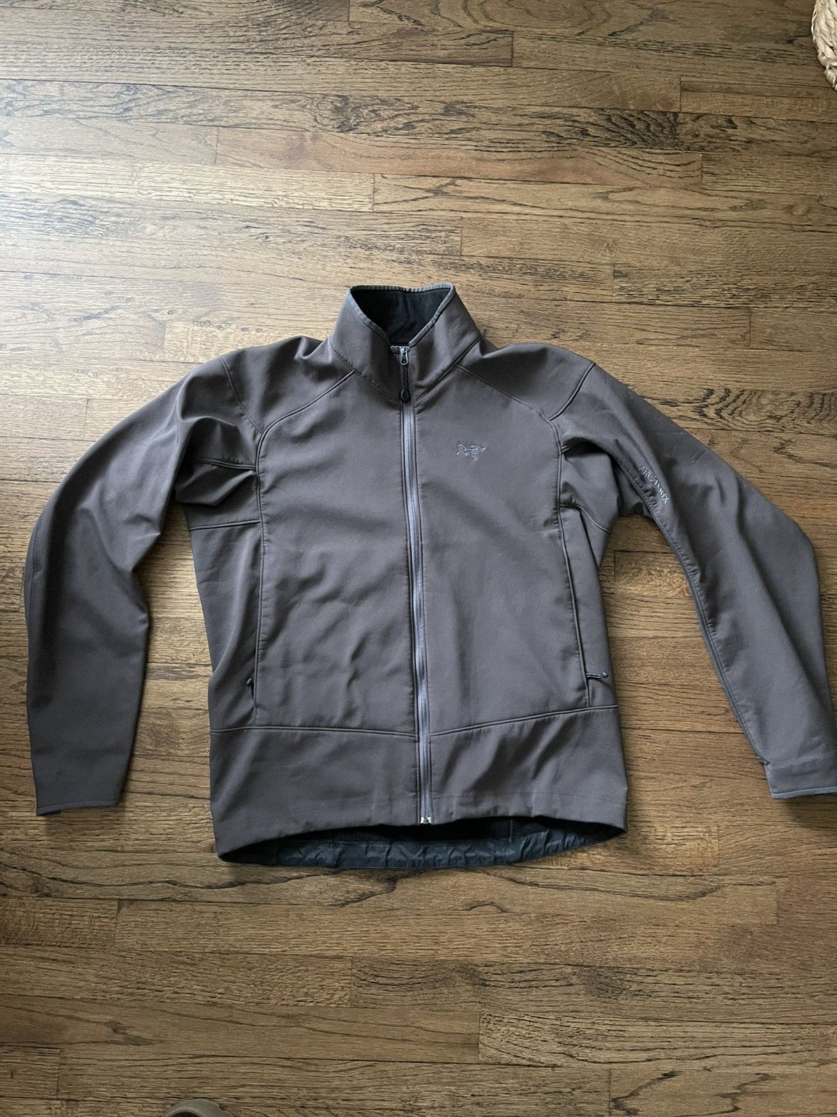 Arctyrex lightweight windbreaker
