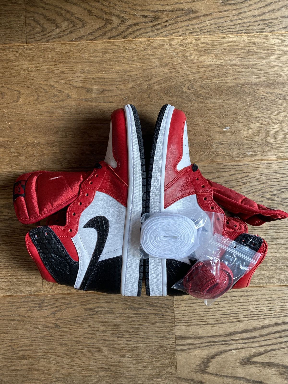 Jordan Retro High Satin Snake Chicago (W) 2020