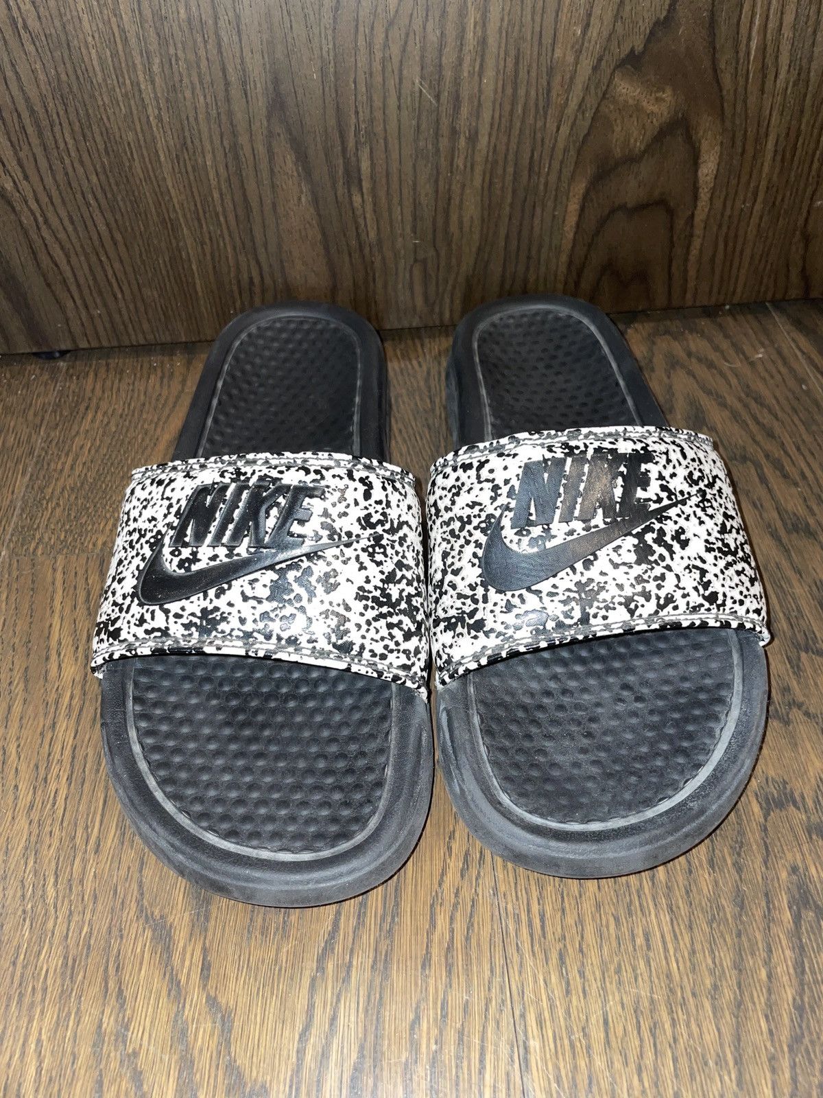 Nike VINTAGE Nike Slides. VERY NICE Grailed