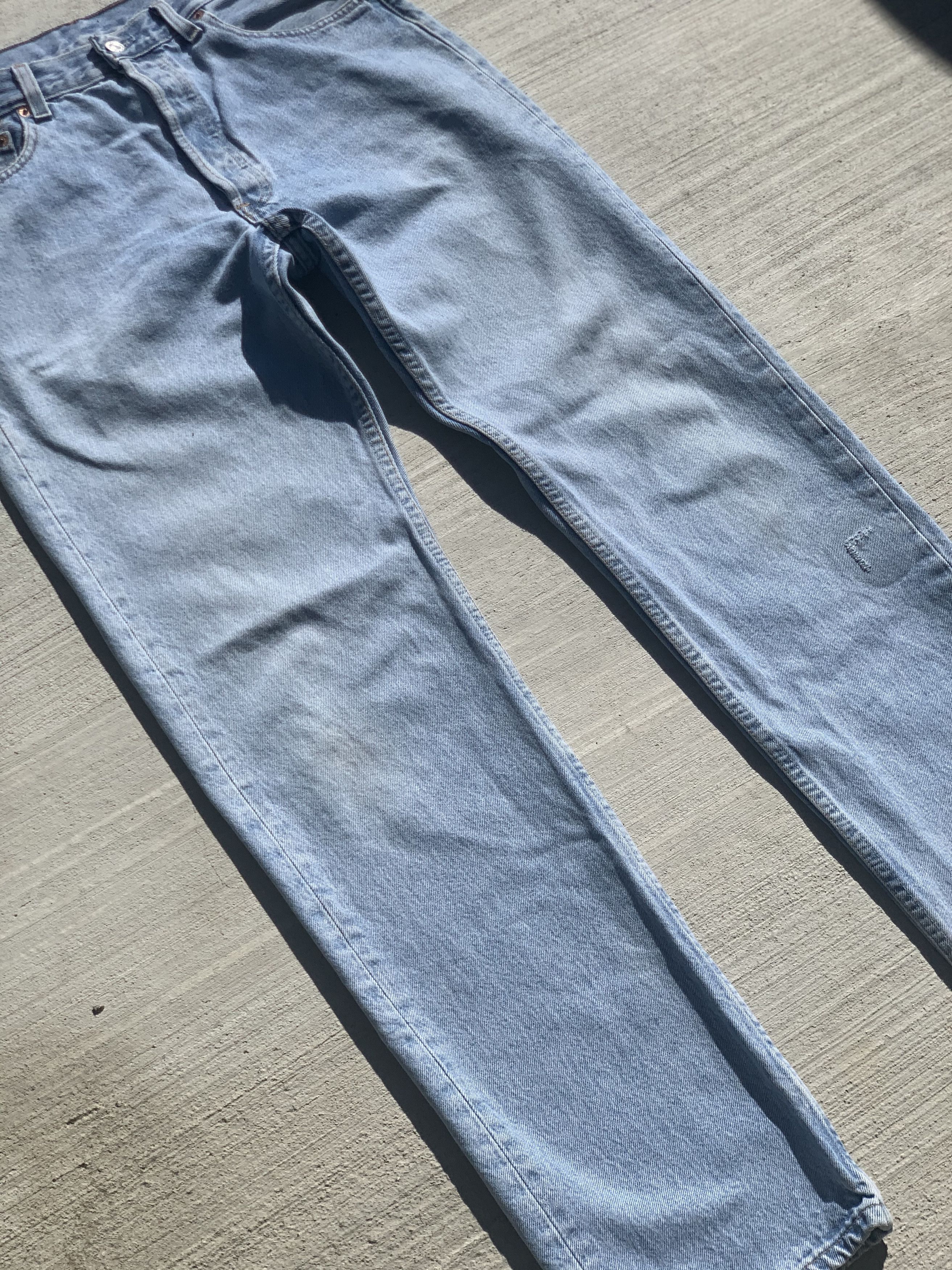 Levi's 1990s Vintage Levi's 501 Jeans Light Wash Size US 33 - 3 Thumbnail