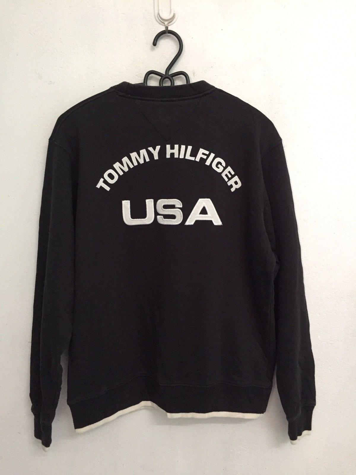 Tommy Hilfiger Tommy Hilfiger USA Embroidered Back Sweatshirt Size US S / EU 44-46 / 1 - 1 Thumbnail