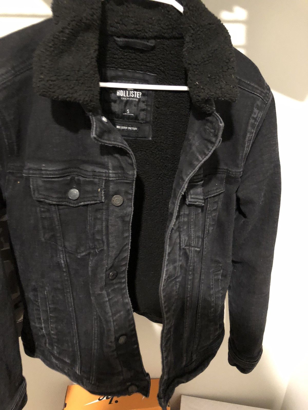 Hollister sherpa coat clearance