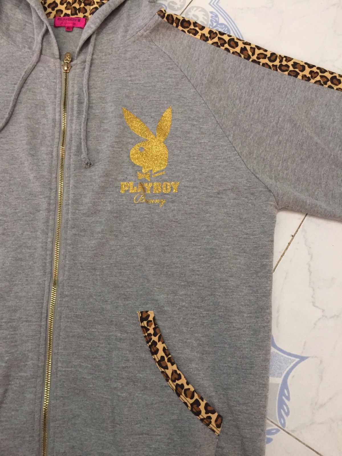 Playboy Playboy Bunny Leopard Printed Short Sleeve Zipper Hoodie Size US XL / EU 56 / 4 - 3 Thumbnail