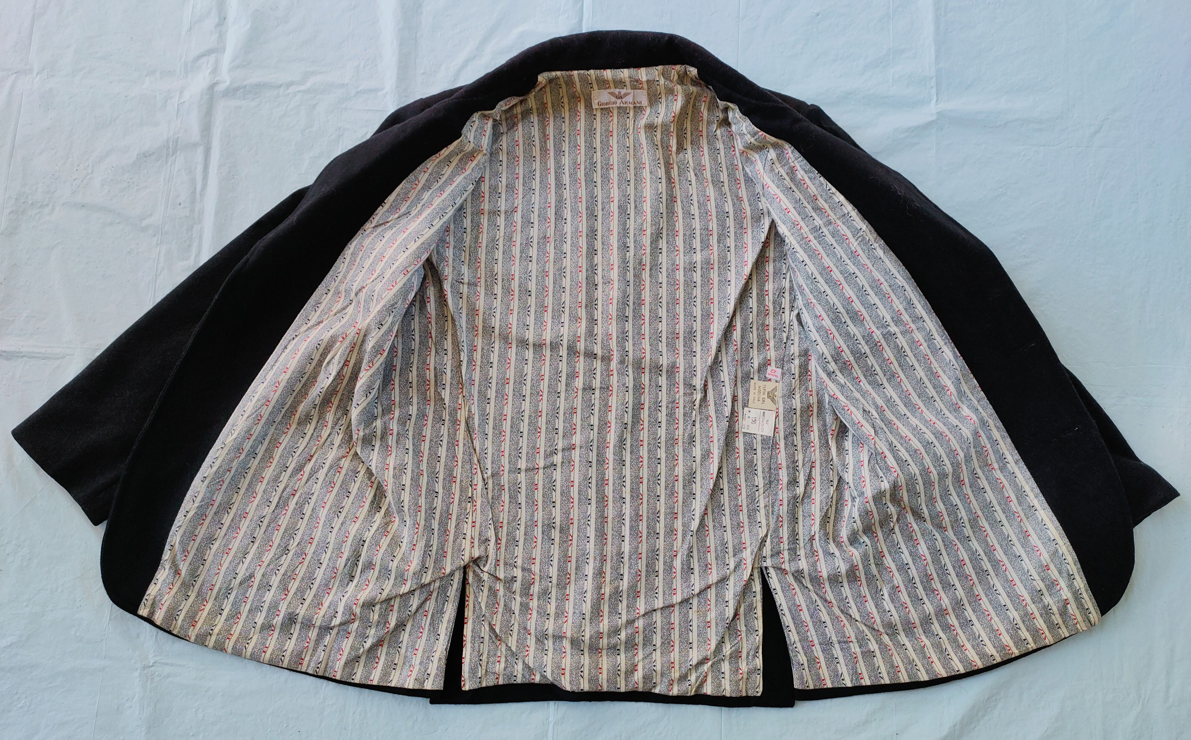 Giorgio Armani Vintage GIORGIO ARMANI embroidered logo coat Size US S / EU 44-46 / 1 - 5 Thumbnail