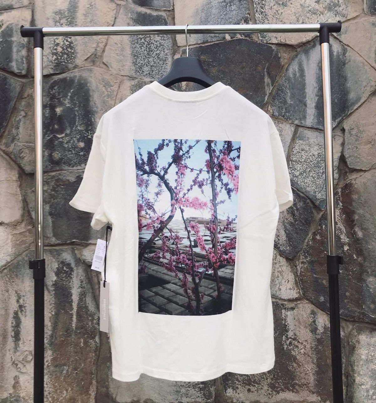 Essentials 2019 Essentials Photo Tee White Size US L / EU 52-54 / 3 - 4 Thumbnail