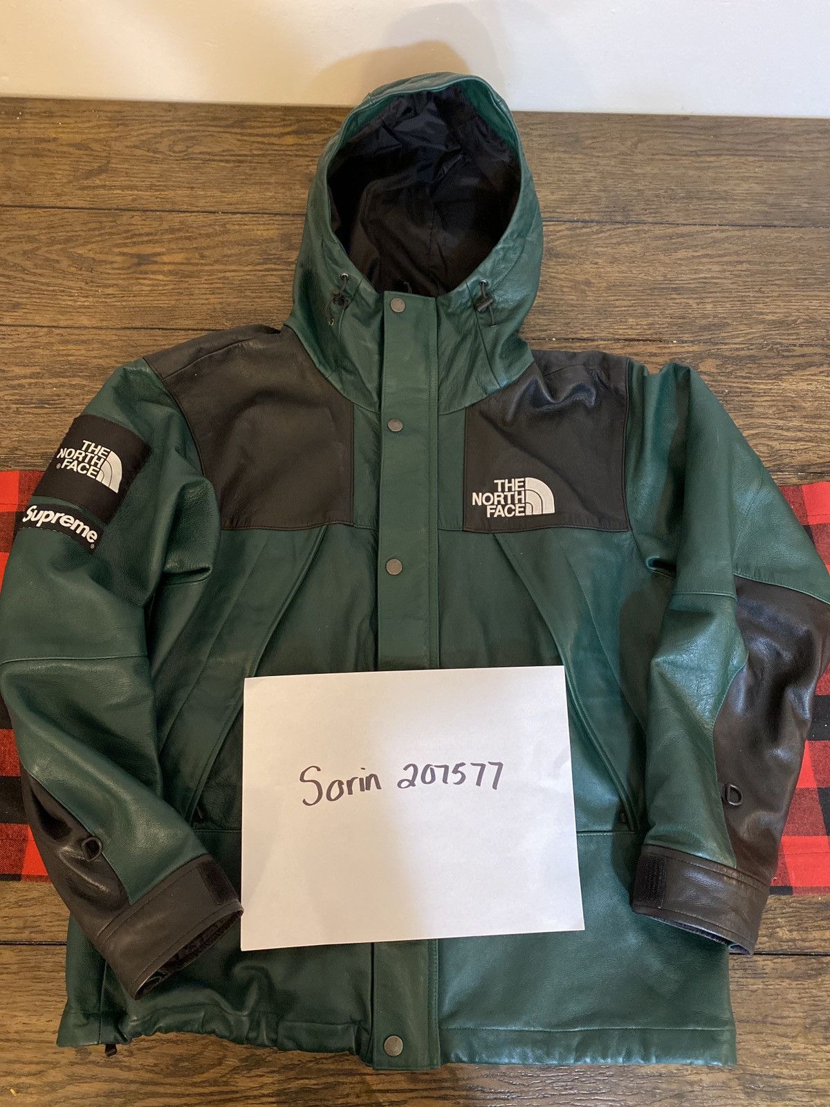 Supreme Supreme The North Face leather Mountain parka dark green 