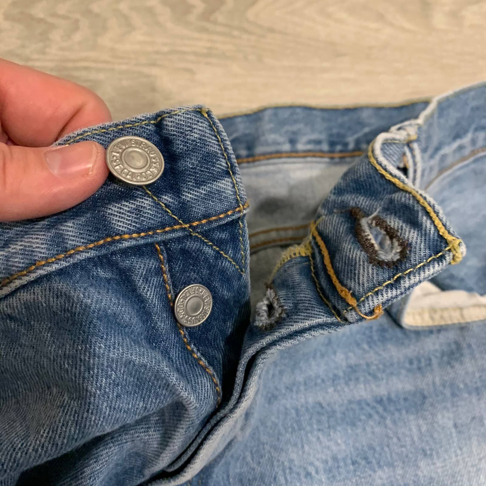 Levi's Levis 501 Lightwash Denim Jeans 5 Button Fly Fits 34x31 Size US 34 / EU 50 - 6 Thumbnail