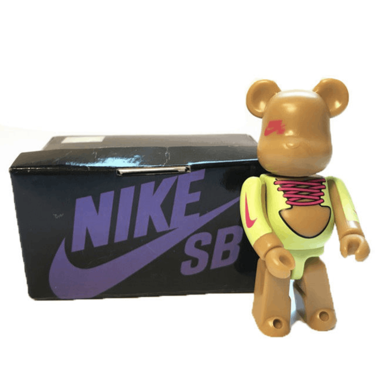 medicom nike sb bearbrick