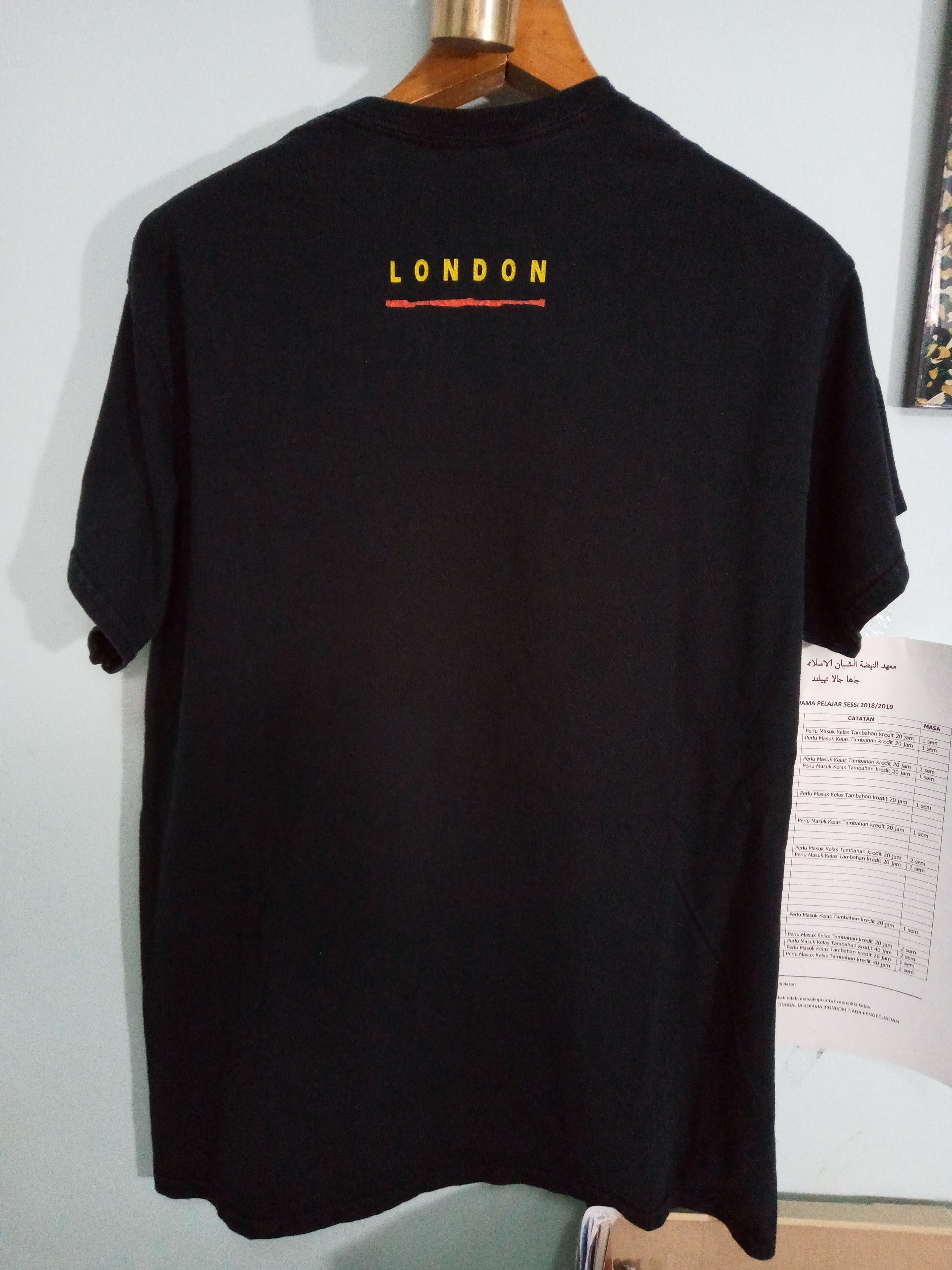 Disney vintage The Lion King Musical Disney London cartoon network Size US M / EU 48-50 / 2 - 2 Thumbnail