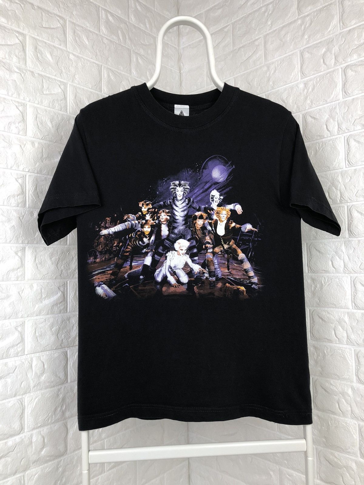 Other × Vintage Vintage Cats 1981 Theatre T-shirt Size US S / EU 44-46 / 1 - 1 Thumbnail