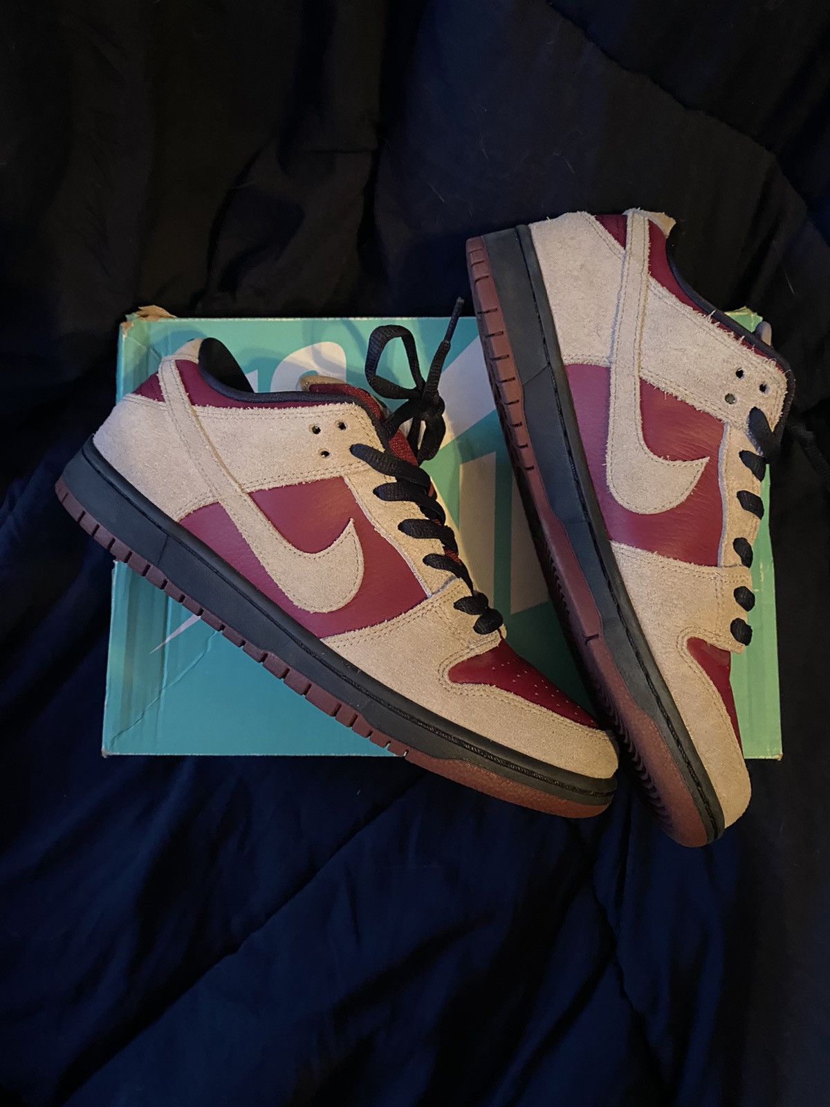 Nike Dunk Low SB True Berry 2019 Size US 9.5 / EU 42-43 - 2 Thumbnail