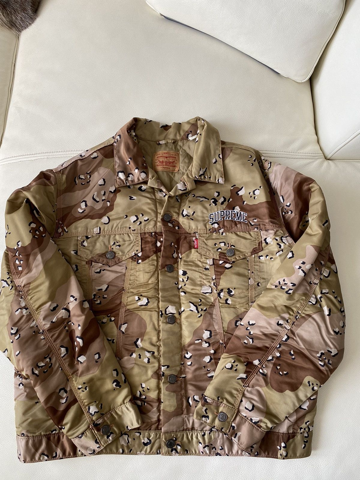 Supreme Supreme x Levi's Desert Camo Bomber | Grailed