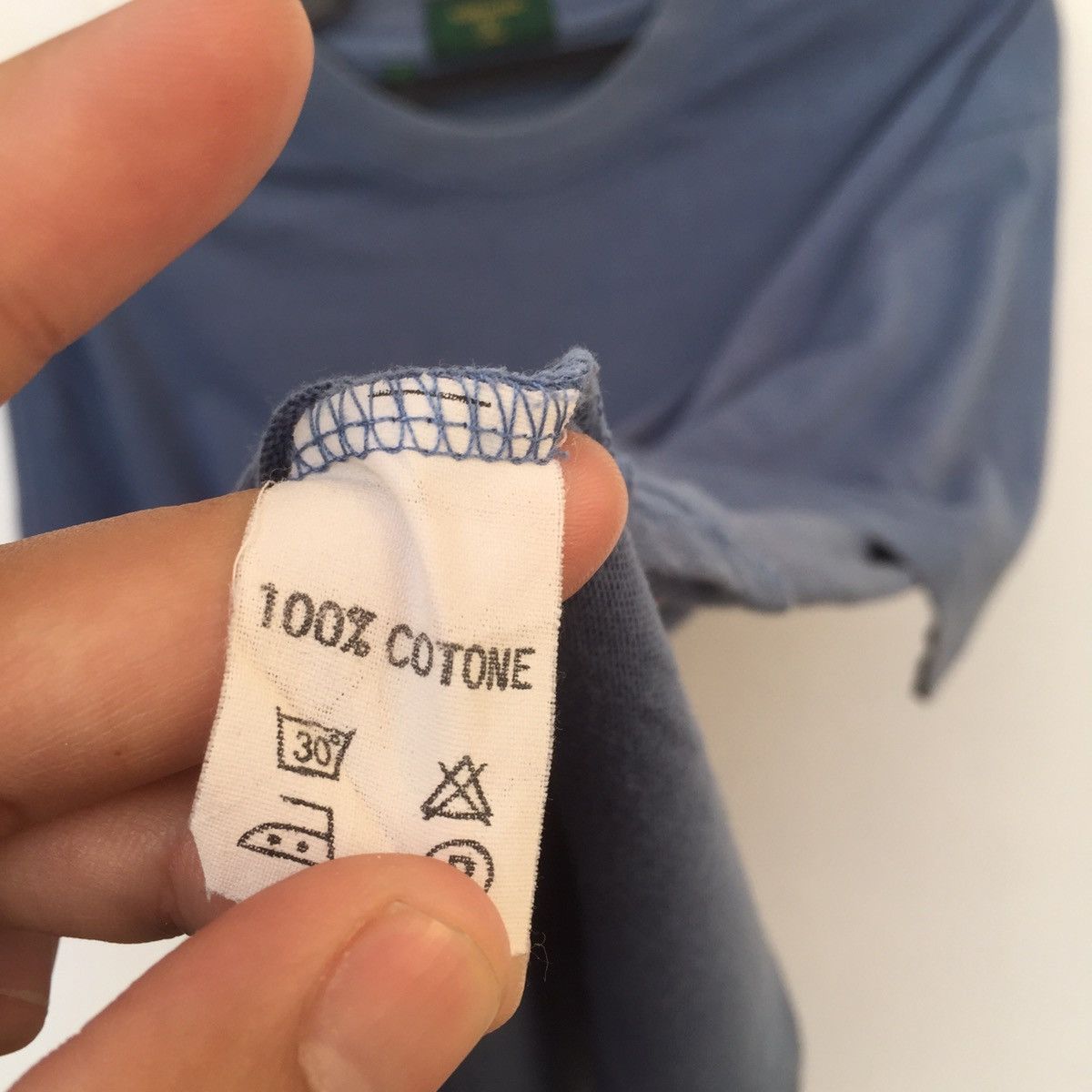 Valentino Vintage 90s Valentino Jeans Italy Big Logo T-Shirt | L Size US L / EU 52-54 / 3 - 5 Thumbnail
