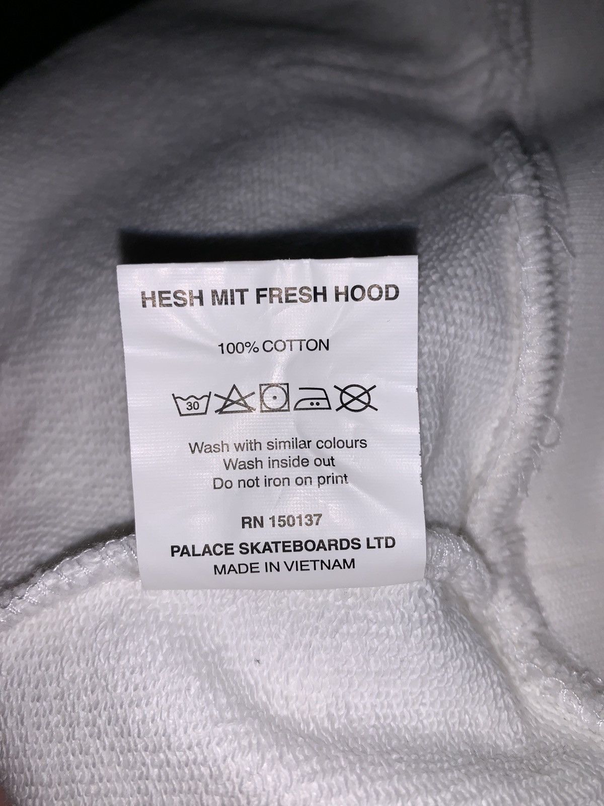 Palace hesh mit fresh hood white sale