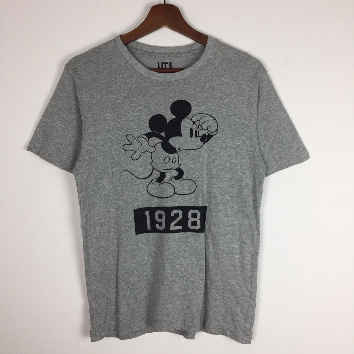 Mickey Mouse Uniqlo Ut Mickey Mouse Disney Tee Size US S / EU 44-46 / 1 - 1 Thumbnail