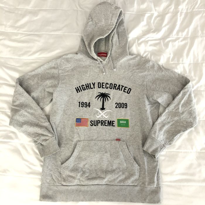 Supreme highly best sale decorated hoodie