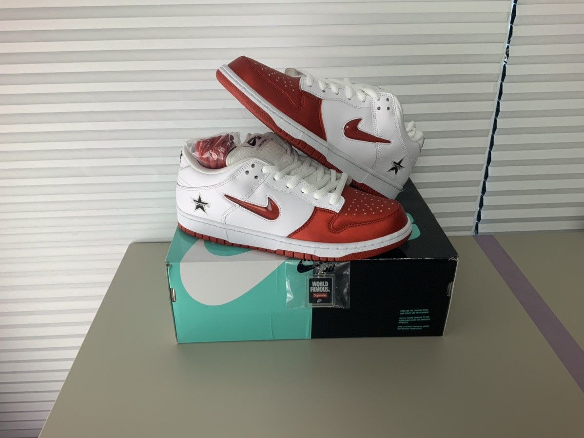 Supreme Nike SB Dunk Low Jewel Swoosh Star Red White