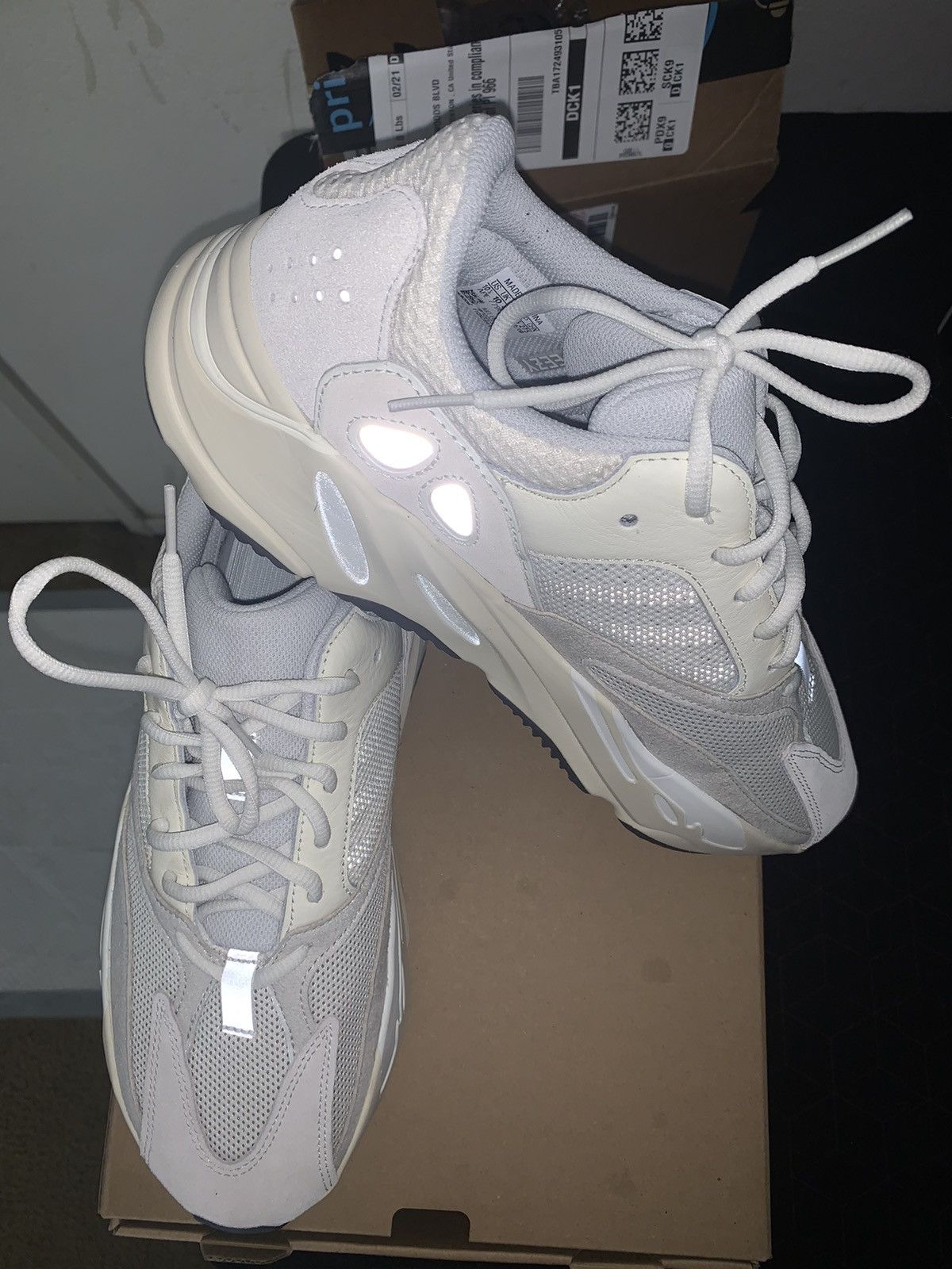 yeezy 700 deadstock