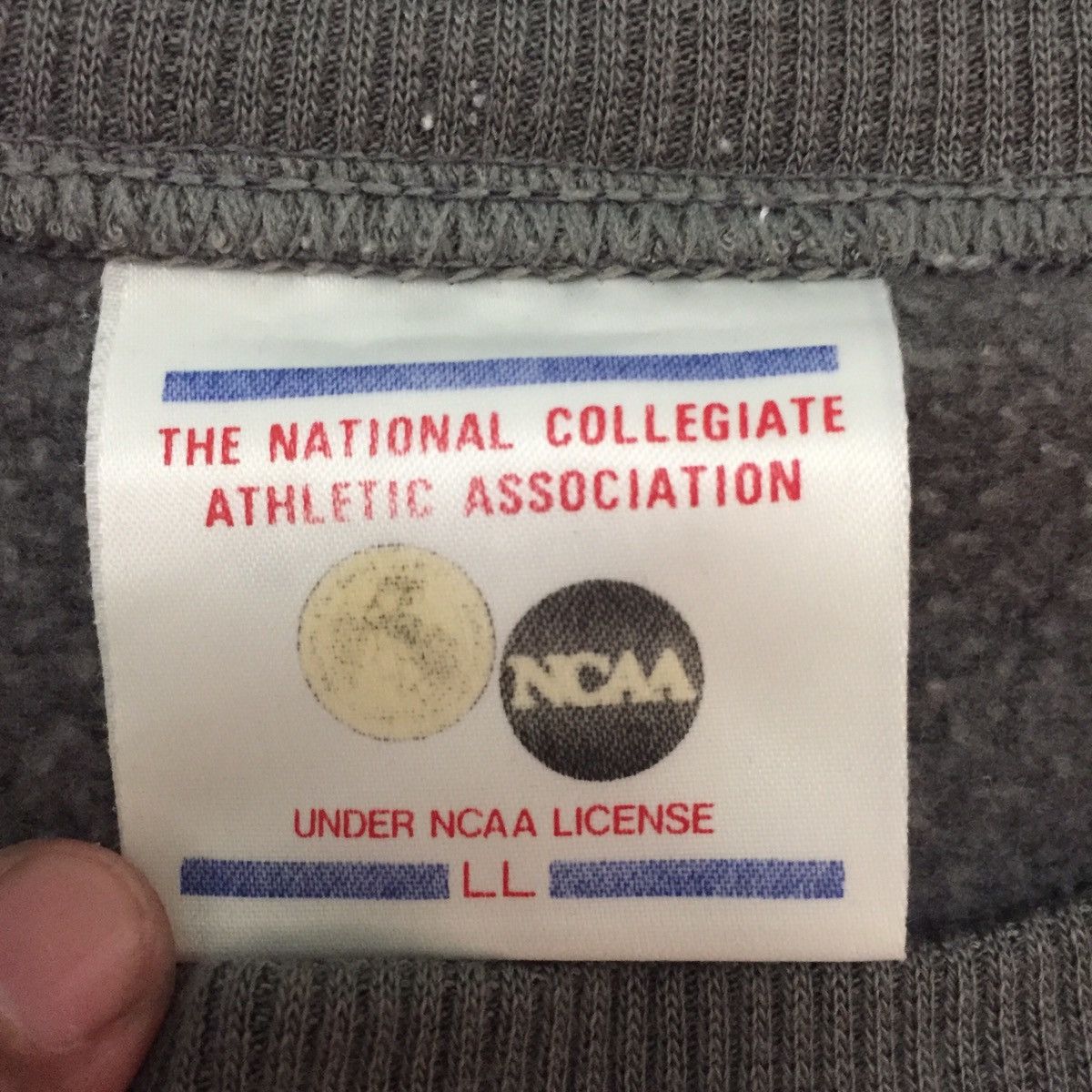 Descente × NCAA Embroidery NCAA SPORTS BASICS Sweatshirt Made in Japan Size US L / EU 52-54 / 3 - 10 Thumbnail