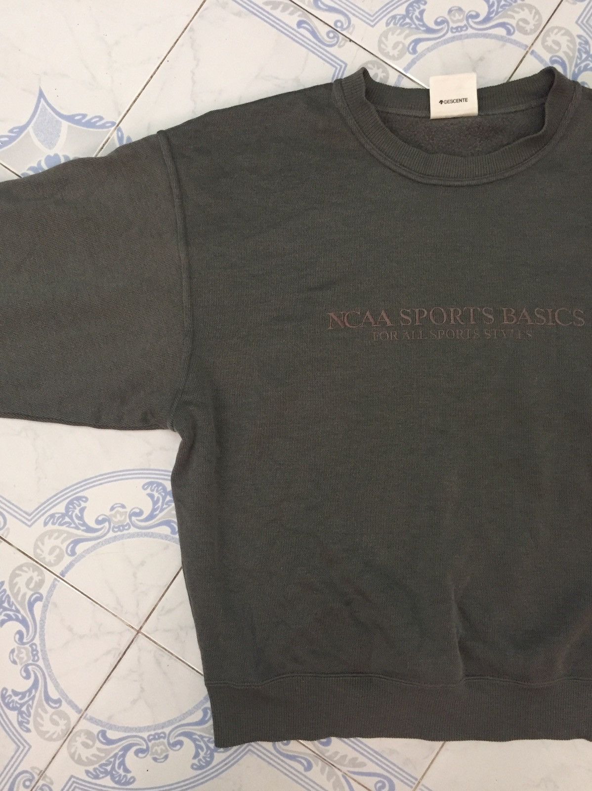 Descente × NCAA Embroidery NCAA SPORTS BASICS Sweatshirt Made in Japan Size US L / EU 52-54 / 3 - 2 Thumbnail