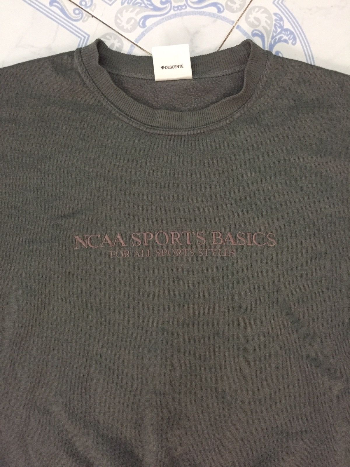 Descente × NCAA Embroidery NCAA SPORTS BASICS Sweatshirt Made in Japan Size US L / EU 52-54 / 3 - 6 Thumbnail