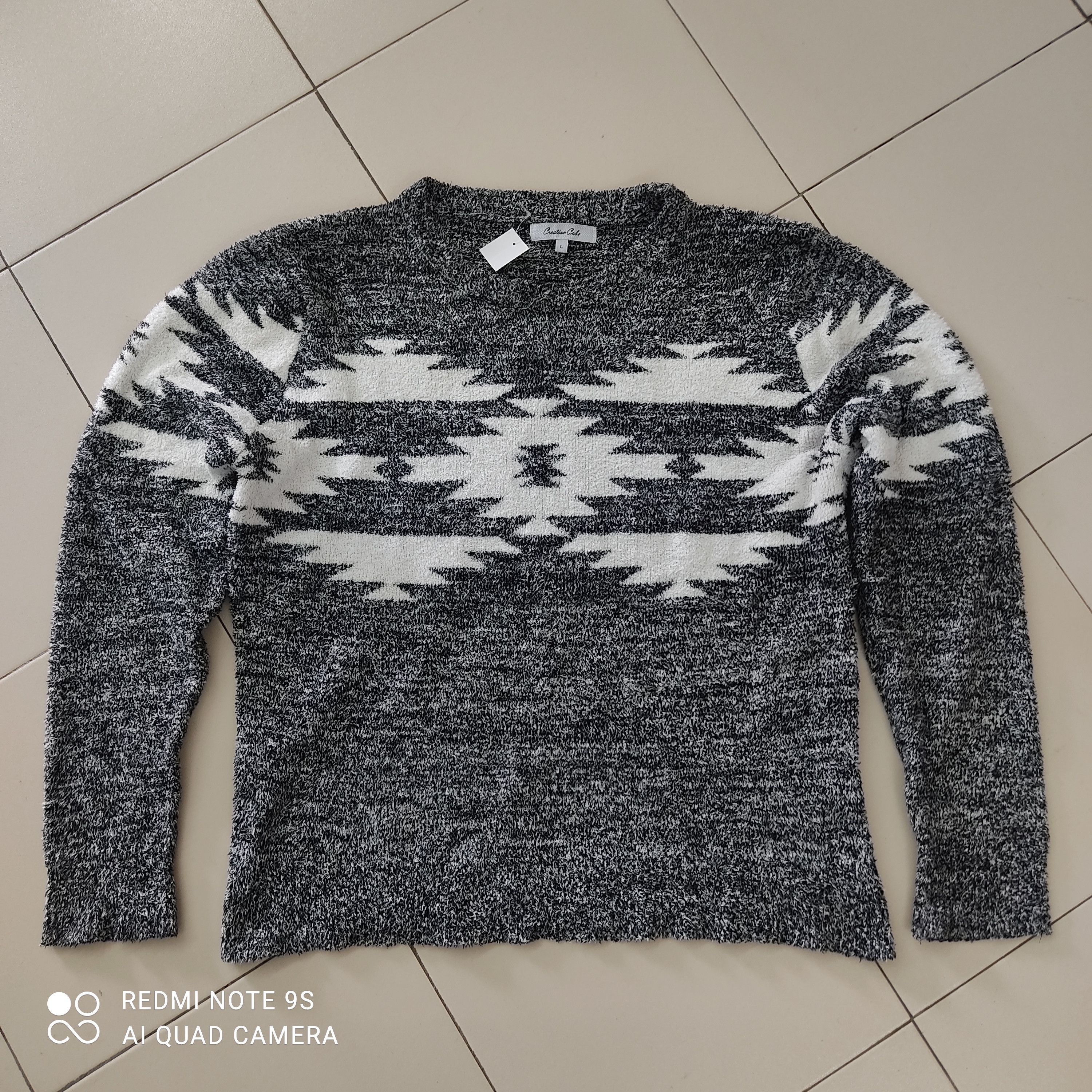 image of Creation Cube Navajo Art Fleece Sweetshirt in Grey, Men's (Size Large)