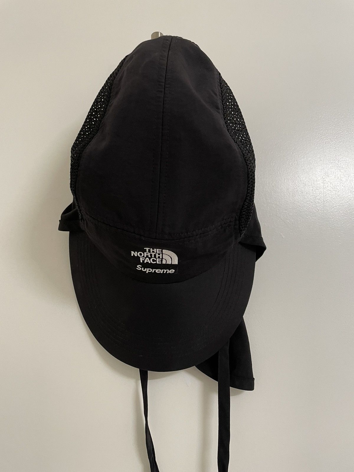 Supreme × The North Face Supreme x The North Face Sunshield Camp