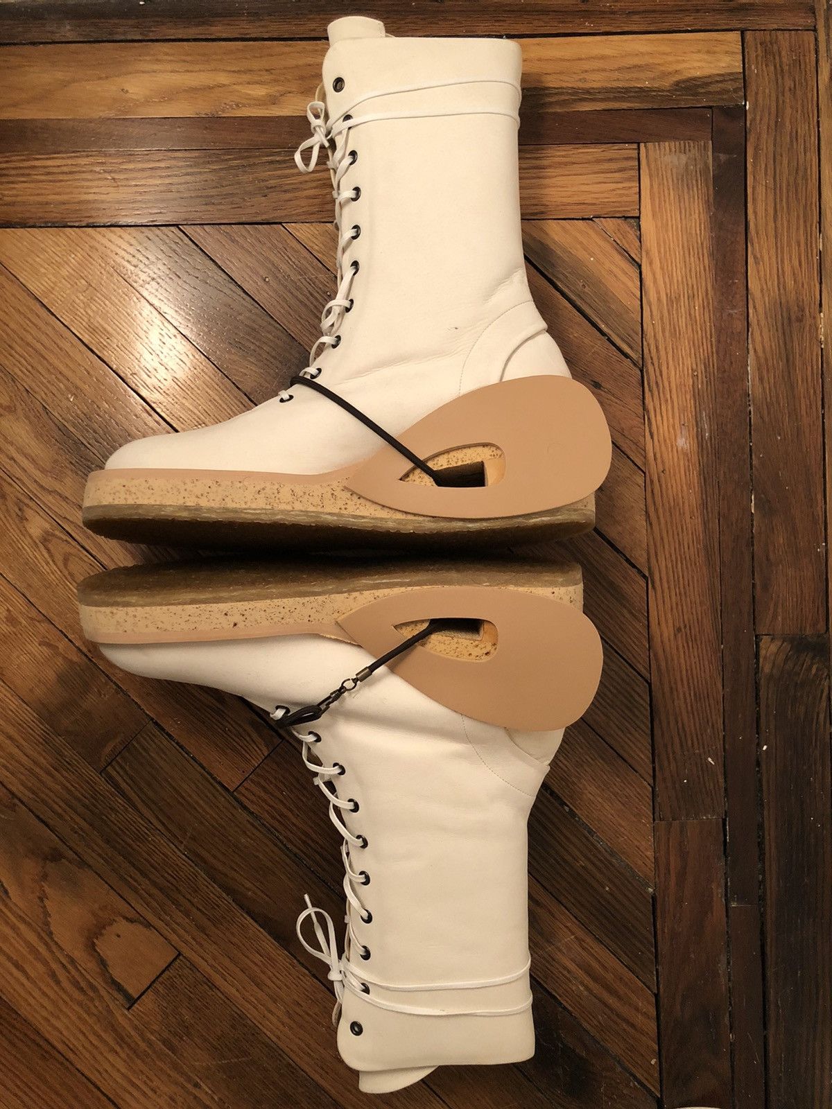 20471120 × Beauty Beast RARE 20471120 white micro suede leather skii boots Size US 9.5 / EU 42-43 - 2 Thumbnail