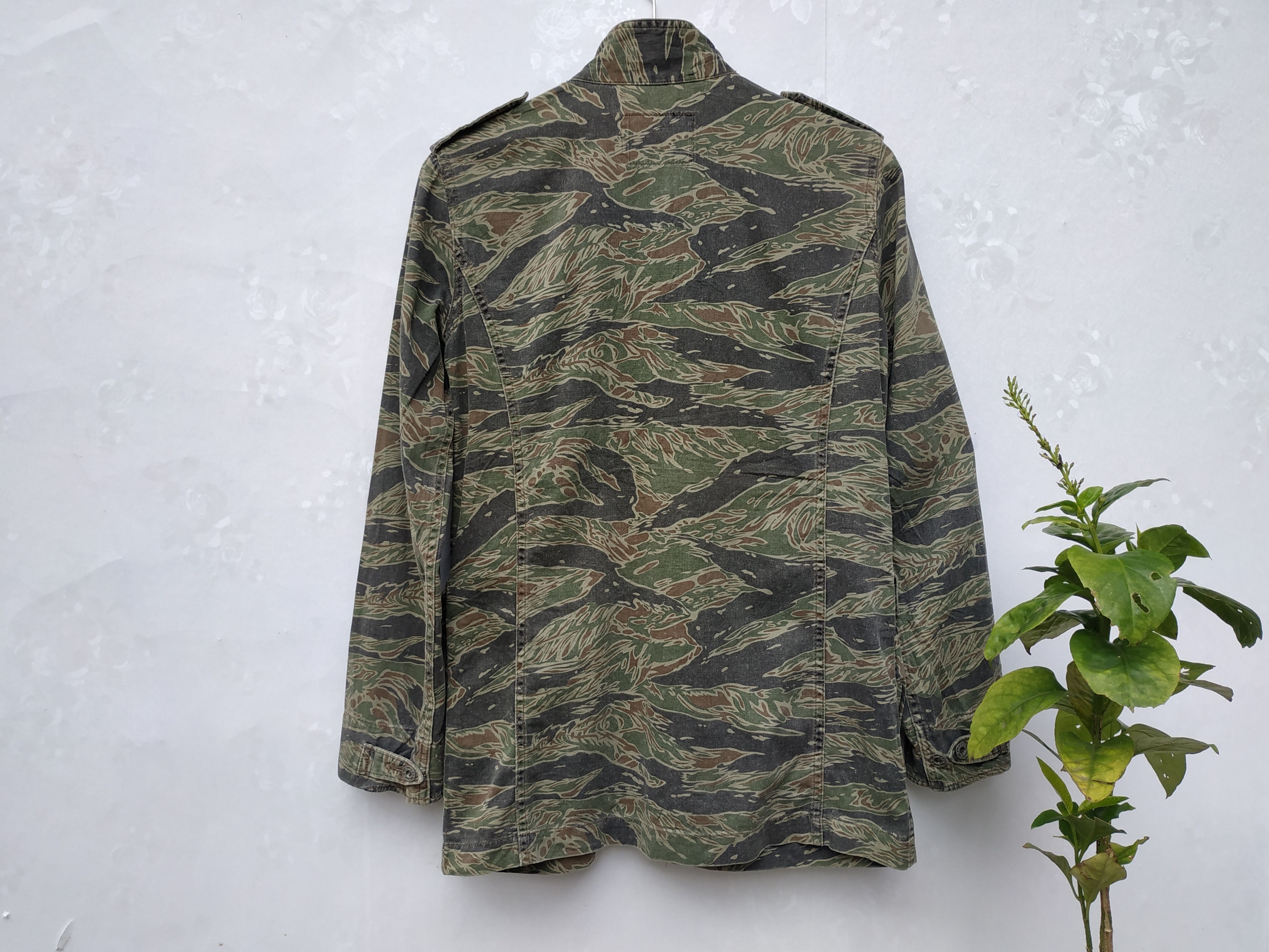 Hysteric Glamour Fit XS to S, Hysteric Glamour Tiger Camo Parka Size US S / EU 44-46 / 1 - 12 Thumbnail