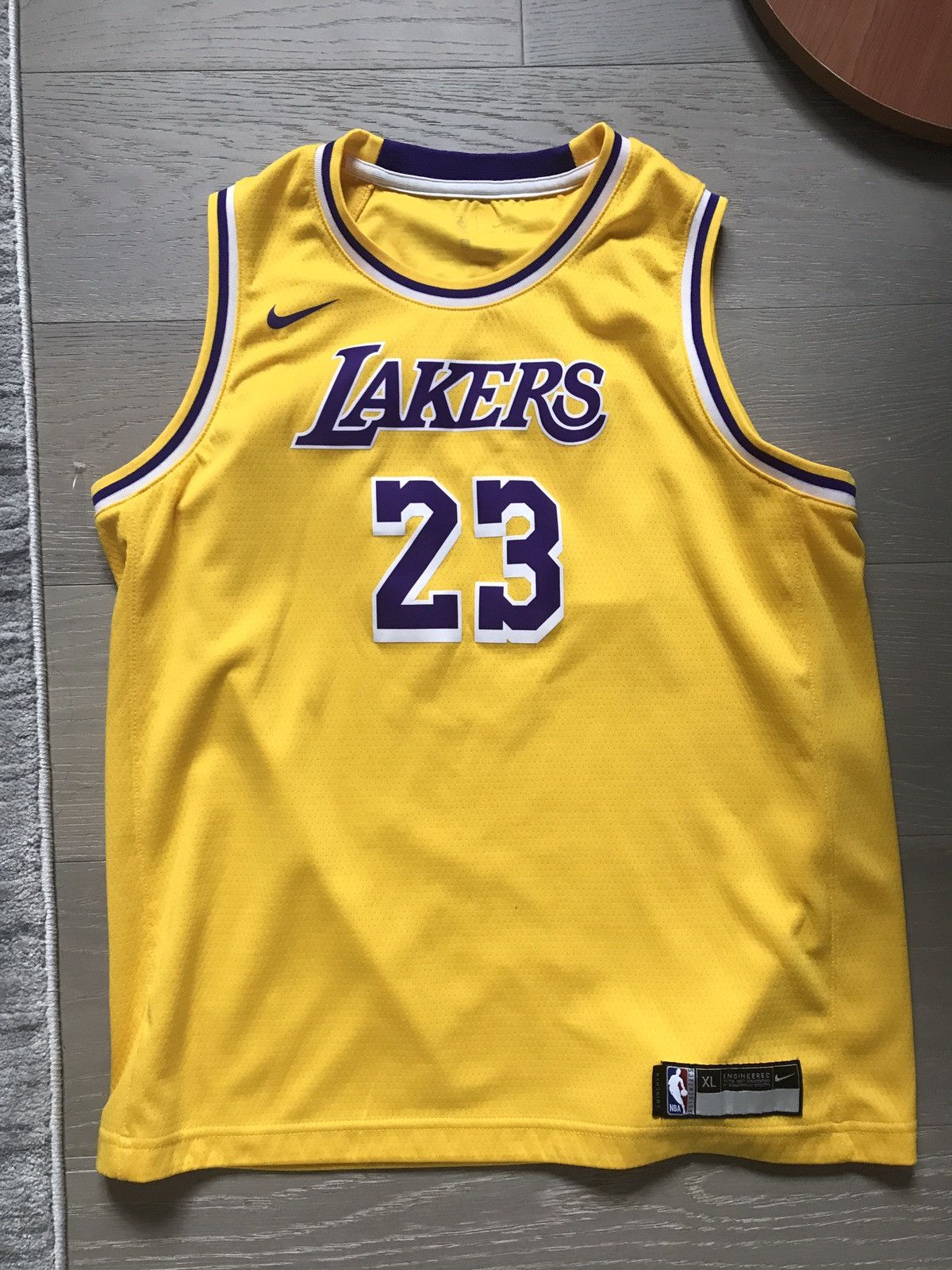 Nike Mens Yellow Los Angeles Lakers Lebron James 23 Basketball NBA Jersey  Sz 56